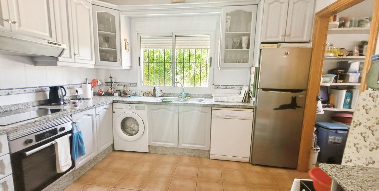 Resale - Country House -
Hondon - Hondon de Las Nieves