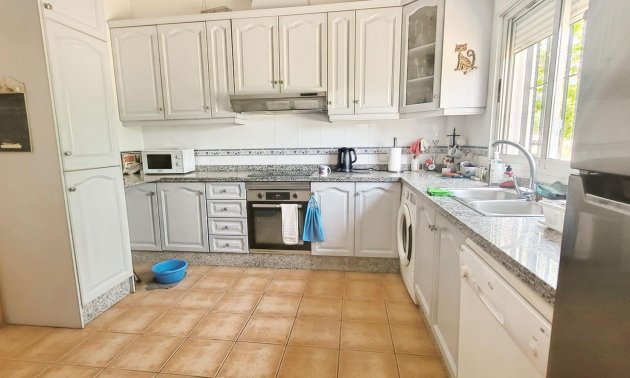 Resale - Country House -
Hondon - Hondon de Las Nieves