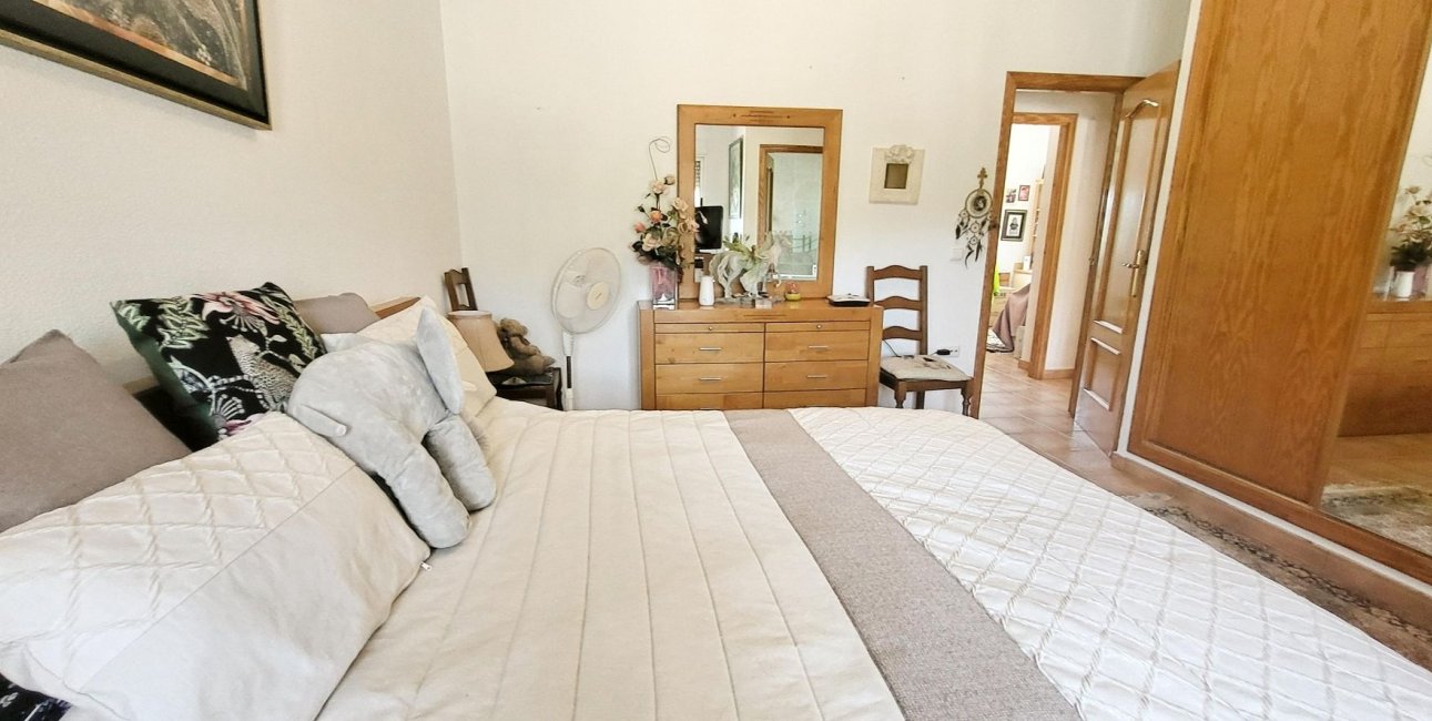 Resale - Country House -
Hondon - Hondon de Las Nieves