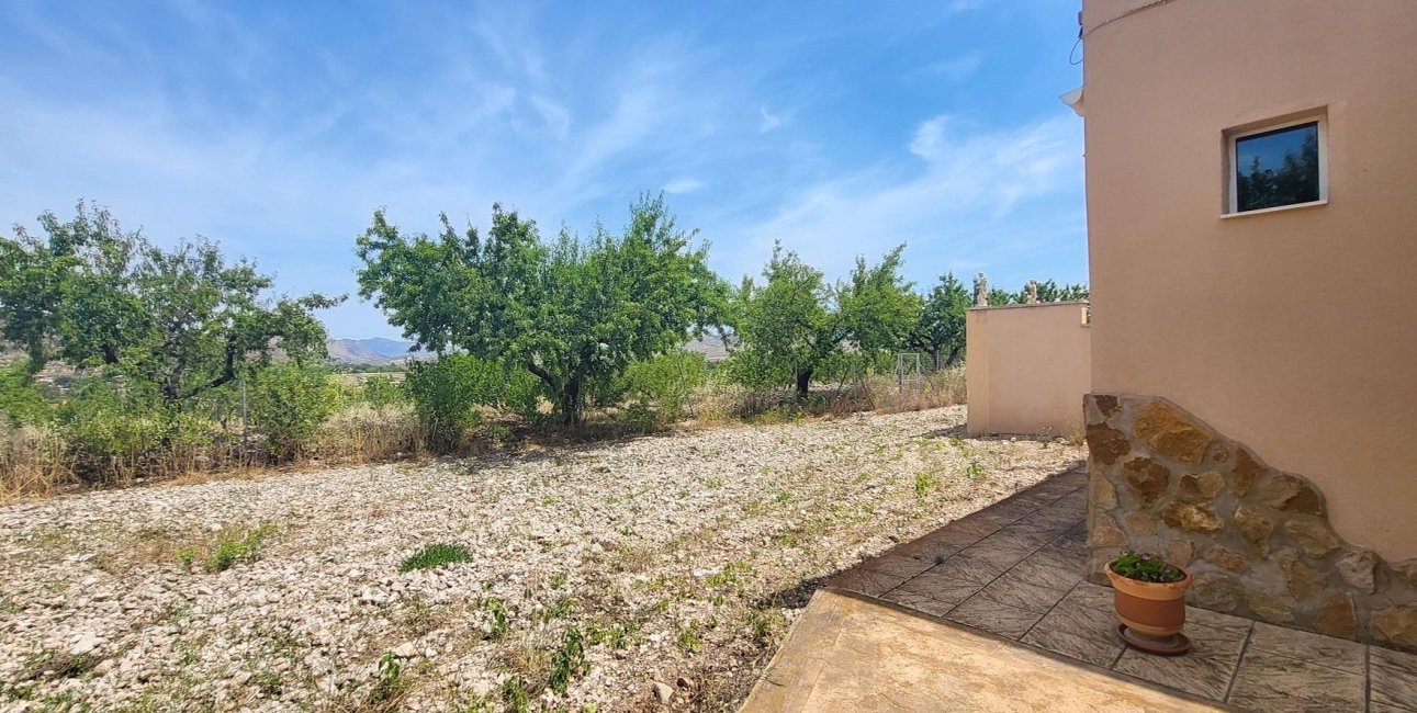 Resale - Country House -
Hondon - Hondon de Las Nieves
