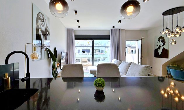 Resale - Apartment / flat -
Orihuela Costa - Punta Prima