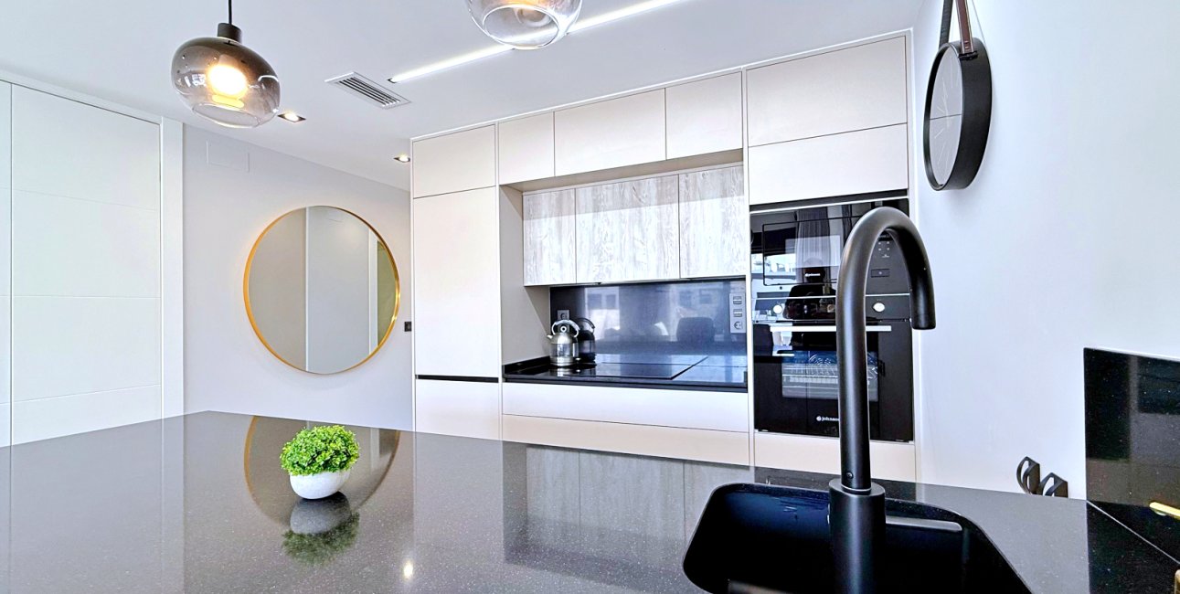 Resale - Apartment / flat -
Orihuela Costa - Punta Prima