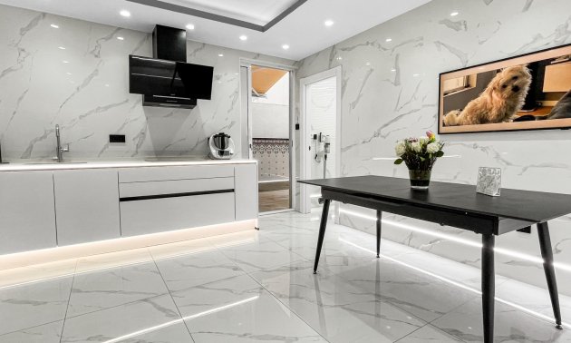 Resale - Apartment / flat -
Torrevieja - Parque las naciones