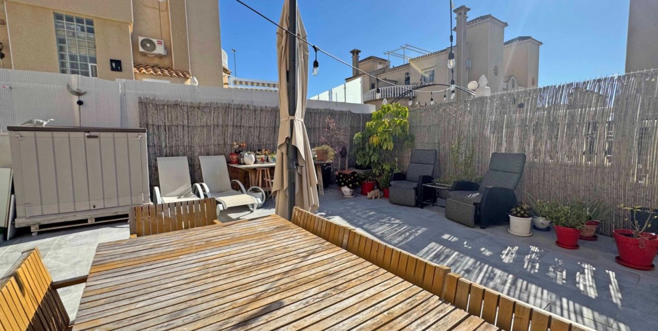 Resale - Townhouse -
Orihuela Costa - Villamartin