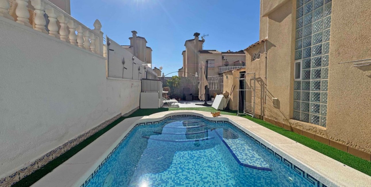 Resale - Townhouse -
Orihuela Costa - Villamartin