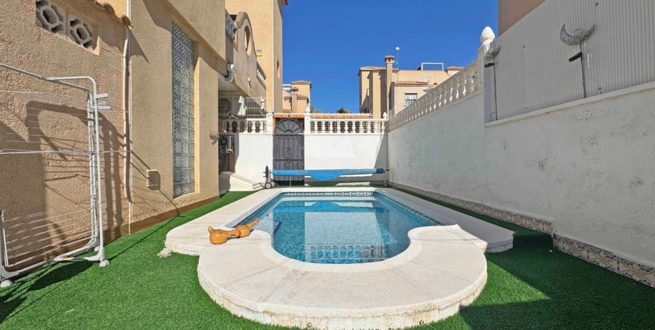 Resale - Townhouse -
Orihuela Costa - Villamartin