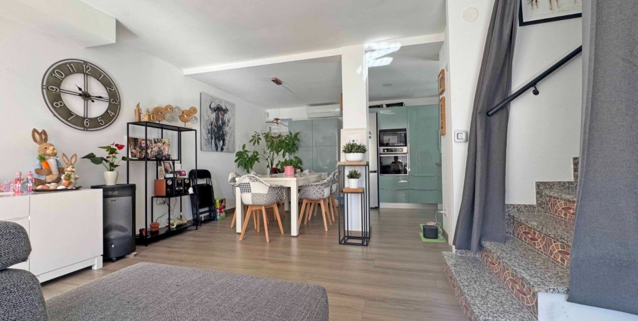 Resale - Townhouse -
Orihuela Costa - Villamartin