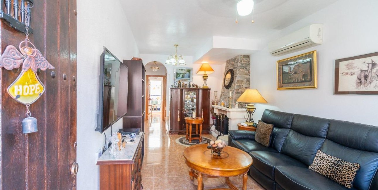 Resale - Villa -
Orihuela Costa - Villamartin