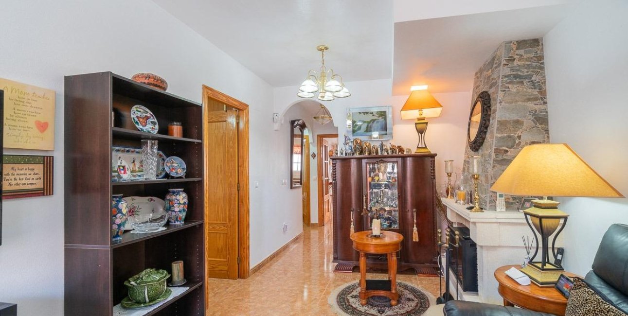 Resale - Villa -
Orihuela Costa - Villamartin
