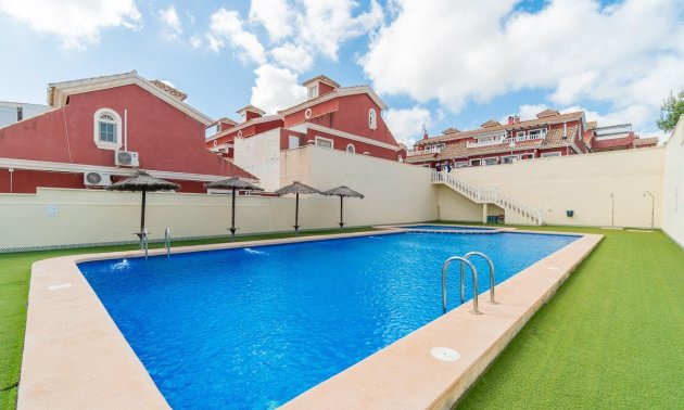 Resale - Villa -
Orihuela Costa - Villamartin