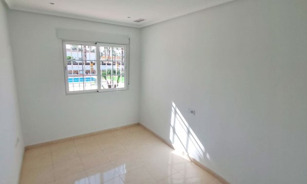 Resale - Country House -
Catral - Catral - Country