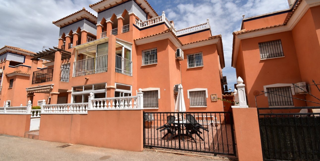Resale - Duplex -
Orihuela Costa - Playa Flamenca