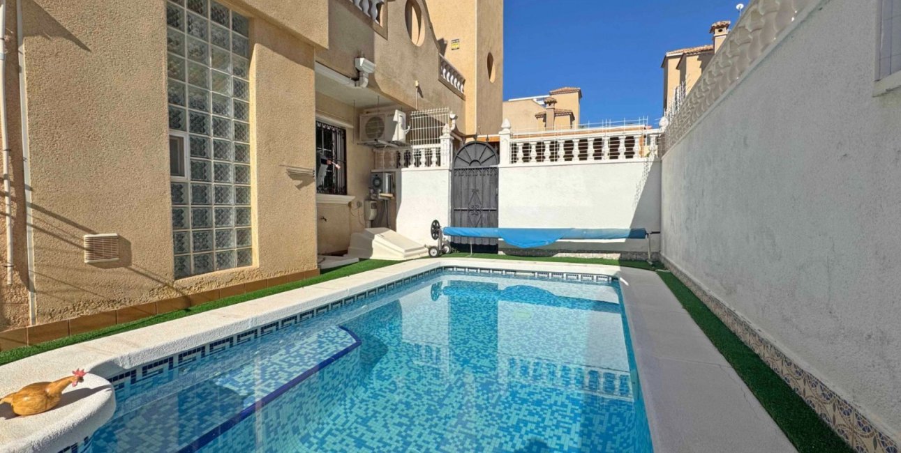 Resale - Townhouse -
Orihuela Costa - Villamartin