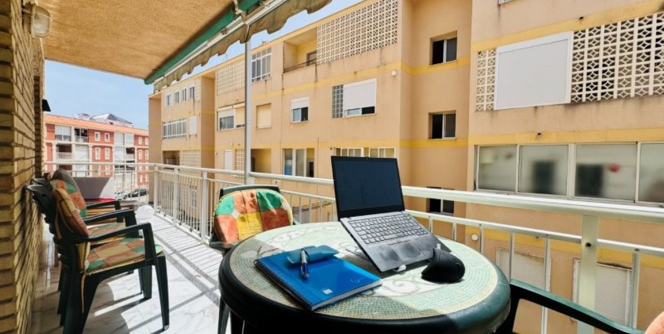 Resale - Apartment / flat -
Torrevieja - La Mata