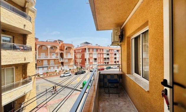 Resale - Apartment / flat -
Torrevieja - La Mata