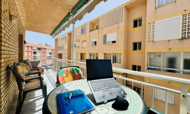 Resale - Apartment / flat -
Torrevieja - La Mata