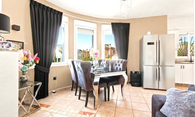 Resale - Villa -
Rojales - La Marquesa Golf