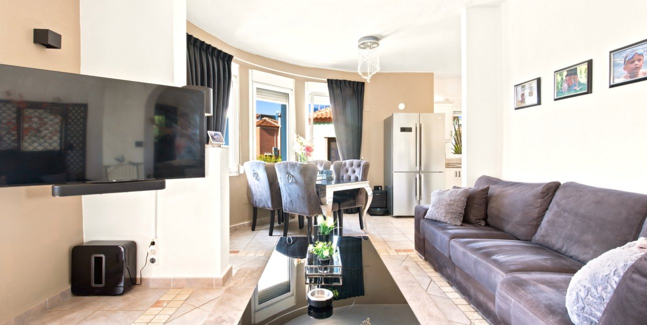 Resale - Villa -
Rojales - La Marquesa Golf