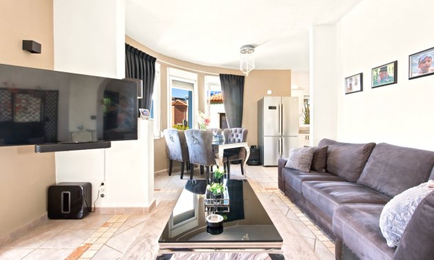 Resale - Villa -
Rojales - La Marquesa Golf