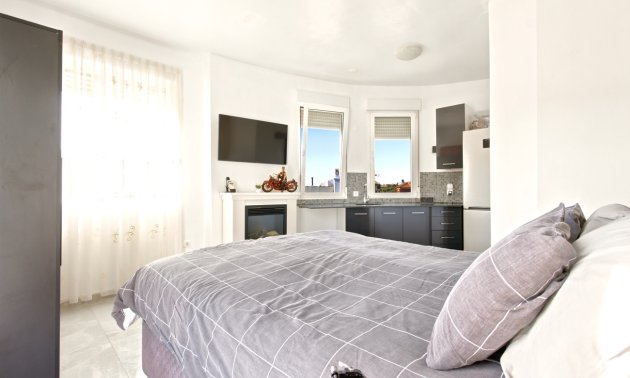 Resale - Villa -
Rojales - La Marquesa Golf
