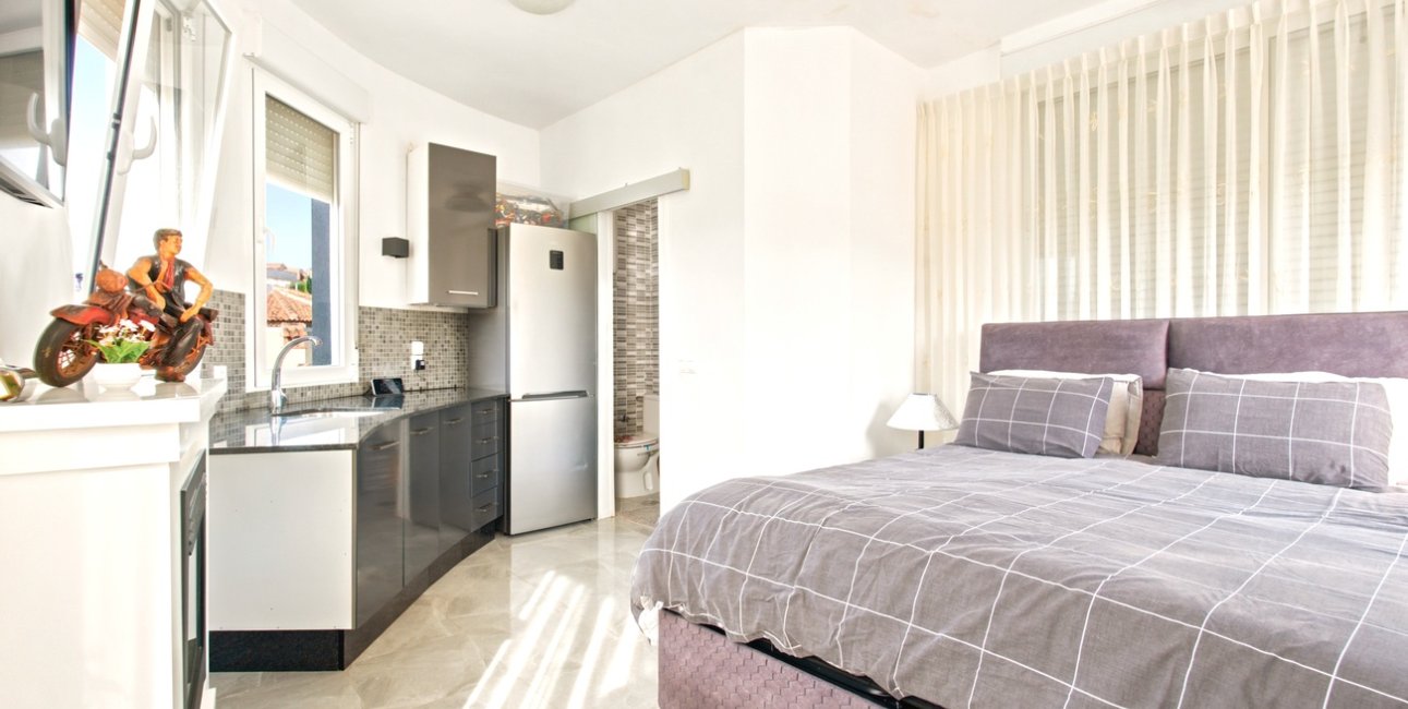 Resale - Villa -
Rojales - La Marquesa Golf