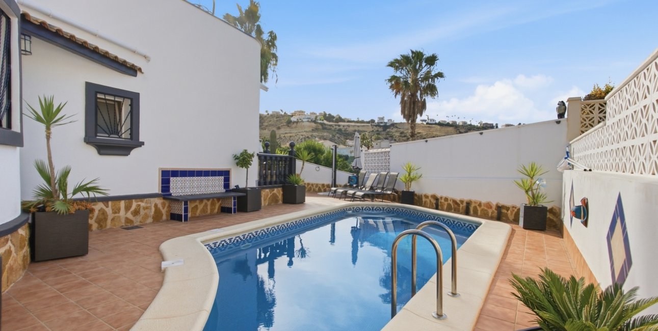 Resale - Villa -
Rojales - La Marquesa Golf