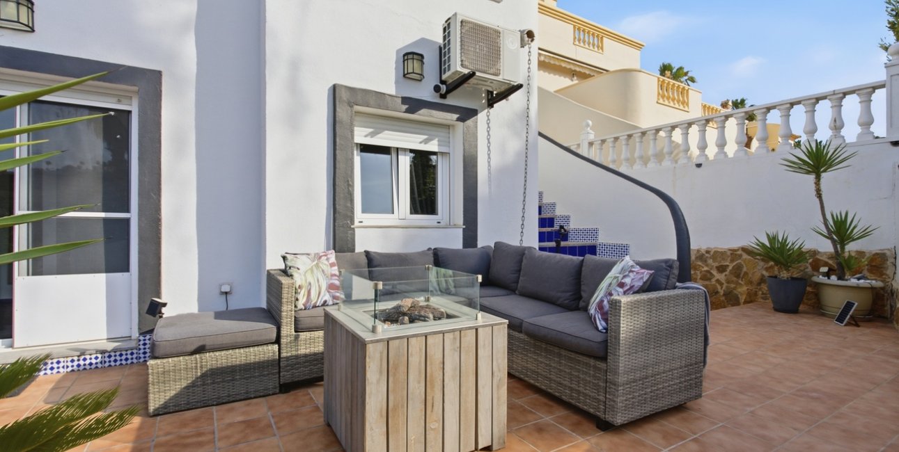 Resale - Villa -
Rojales - La Marquesa Golf