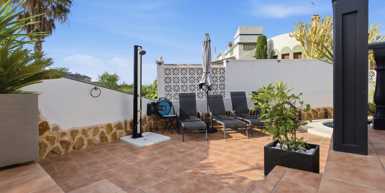 Resale - Villa -
Rojales - La Marquesa Golf