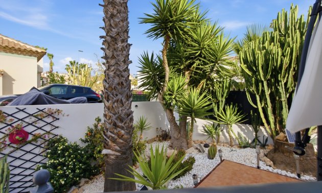 Resale - Villa -
Rojales - La Marquesa Golf