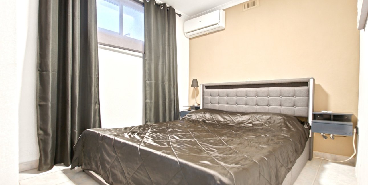 Resale - Villa -
Rojales - La Marquesa Golf