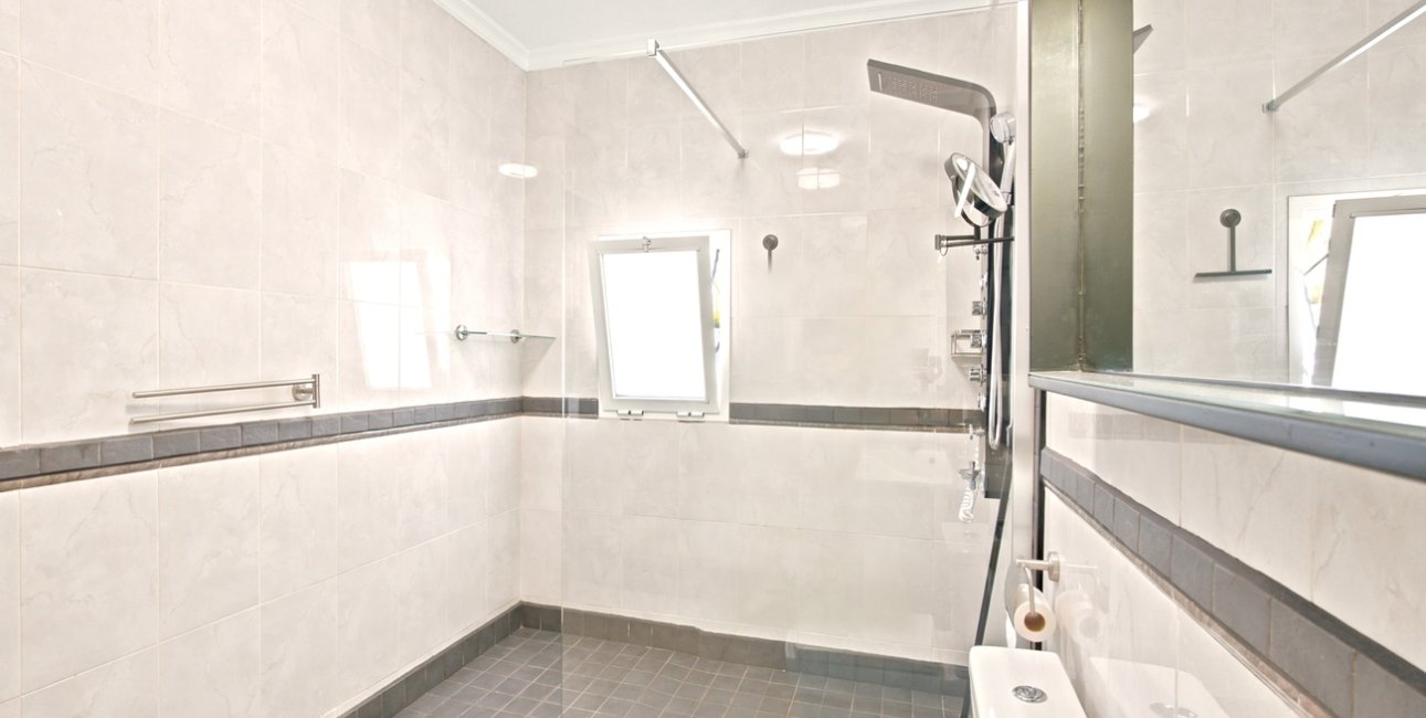 Resale - Villa -
Rojales - La Marquesa Golf