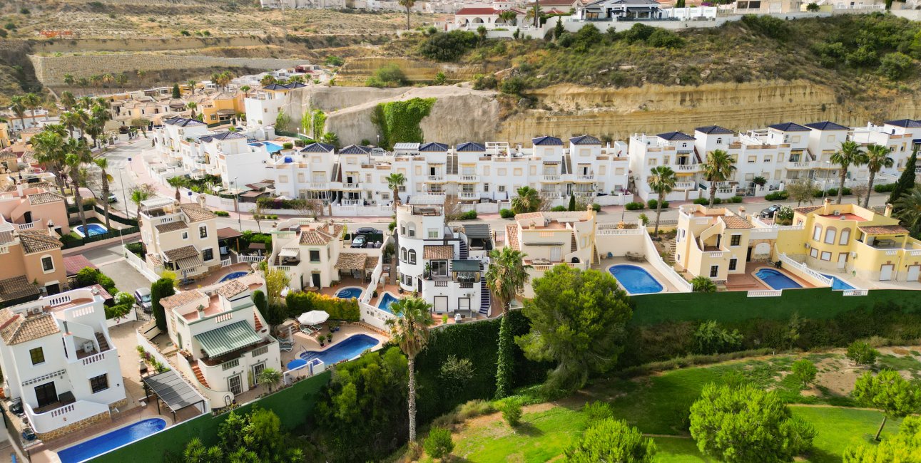 Resale - Villa -
Rojales - La Marquesa Golf