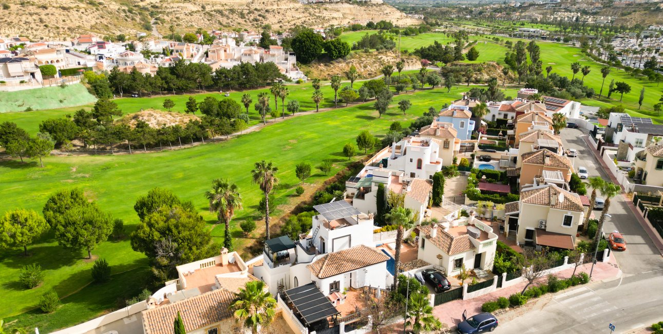 Resale - Villa -
Rojales - La Marquesa Golf