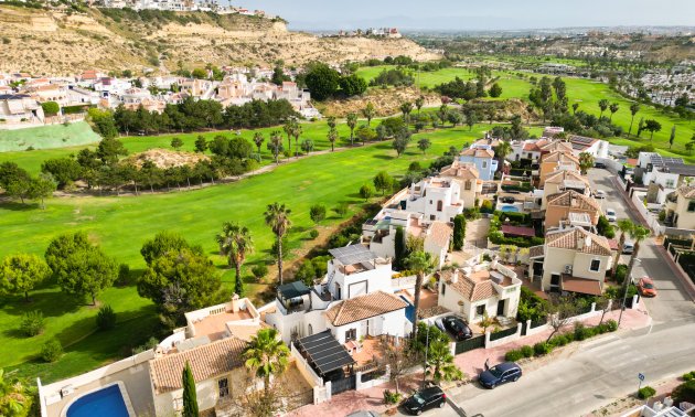 Resale - Villa -
Rojales - La Marquesa Golf