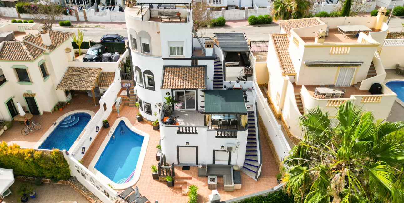 Resale - Villa -
Rojales - La Marquesa Golf