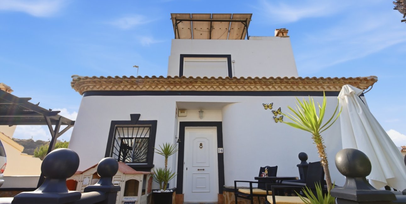 Resale - Villa -
Rojales - La Marquesa Golf