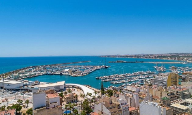 Resale - Apartment / flat -
Torrevieja - Puerto Deportivo