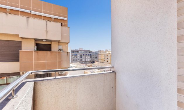 Resale - Apartment / flat -
Torrevieja