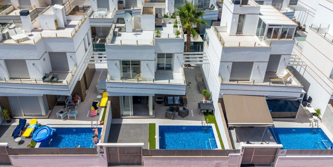 Reventa - Villa / House -
Ciudad Quesada