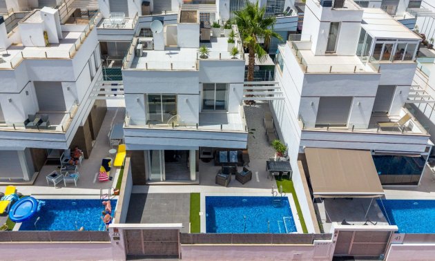 Reventa - Villa / House -
Ciudad Quesada