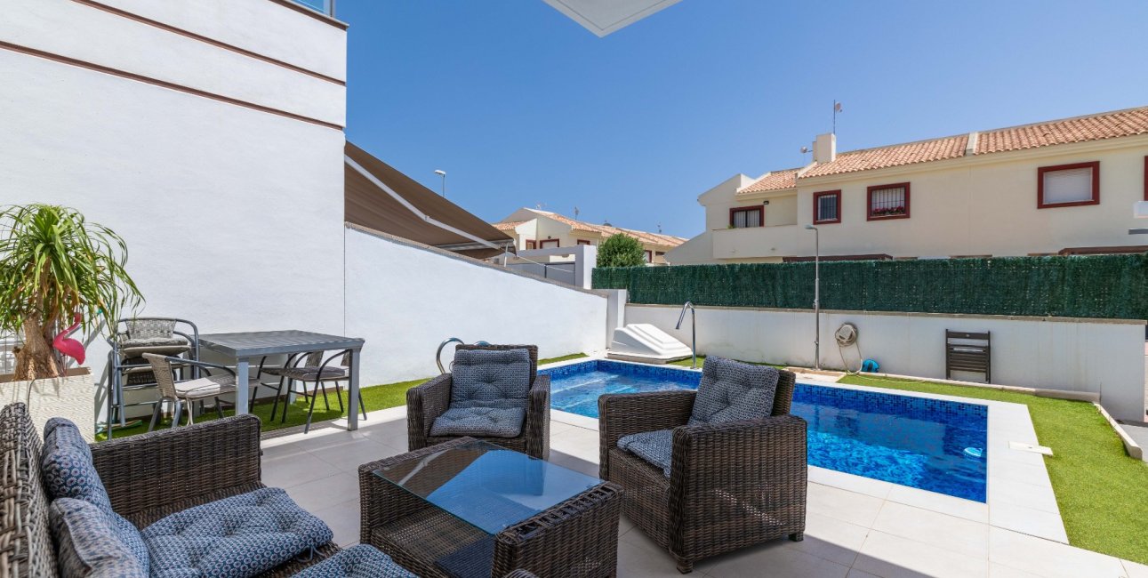 Reventa - Villa / House -
Ciudad Quesada