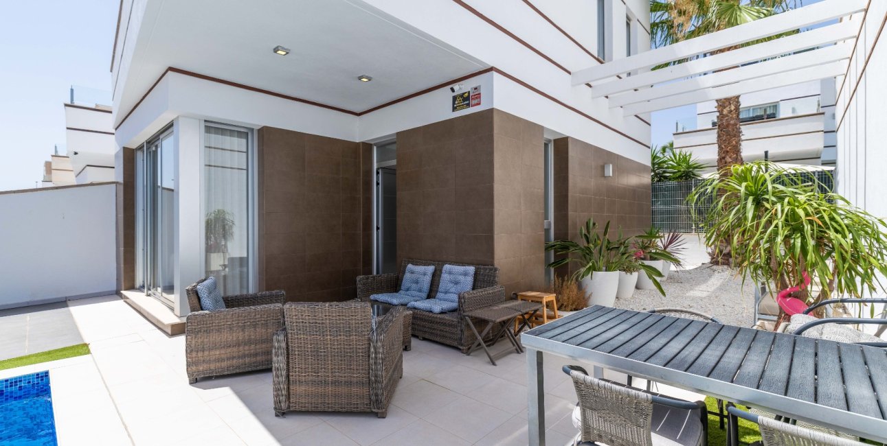 Reventa - Villa / House -
Ciudad Quesada