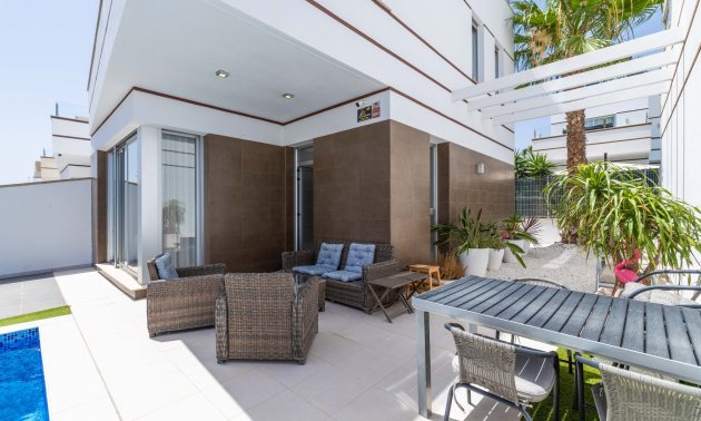 Reventa - Villa / House -
Ciudad Quesada