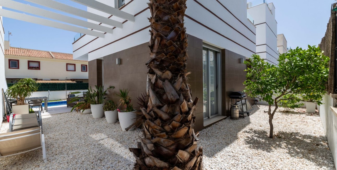 Reventa - Villa / House -
Ciudad Quesada