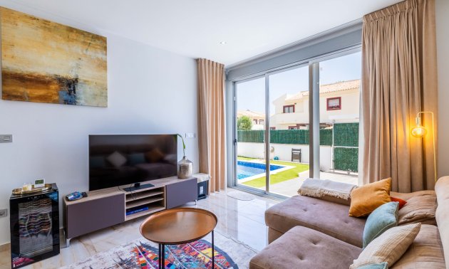 Reventa - Villa / House -
Ciudad Quesada