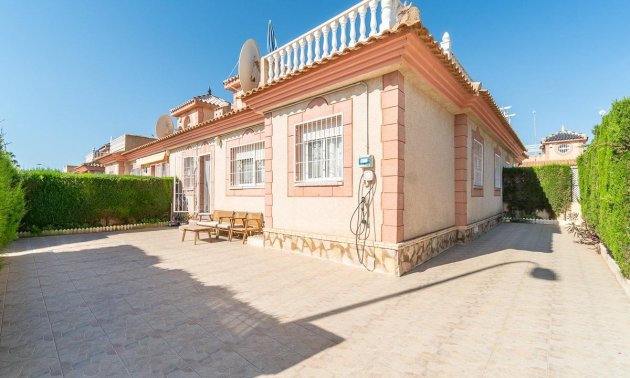 Rynek wtórny - Willa -
Orihuela Costa - Punta Prima