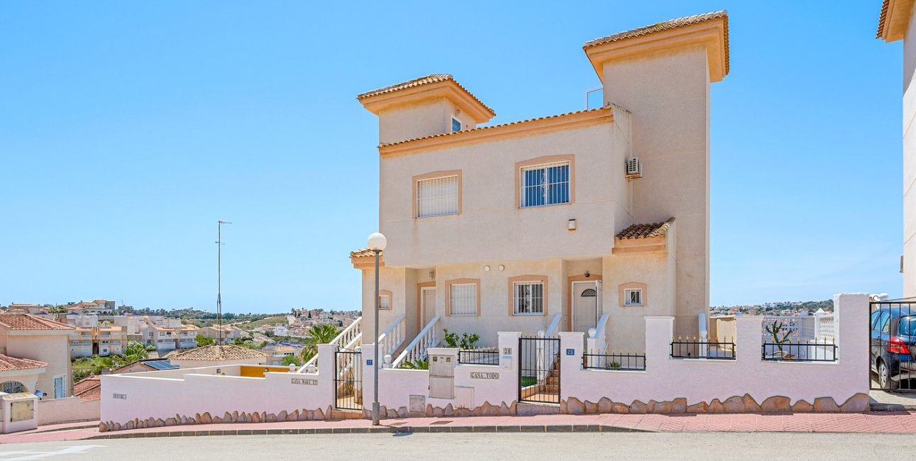 Resale - Townhouse -
Ciudad Quesada - La Marquesa
