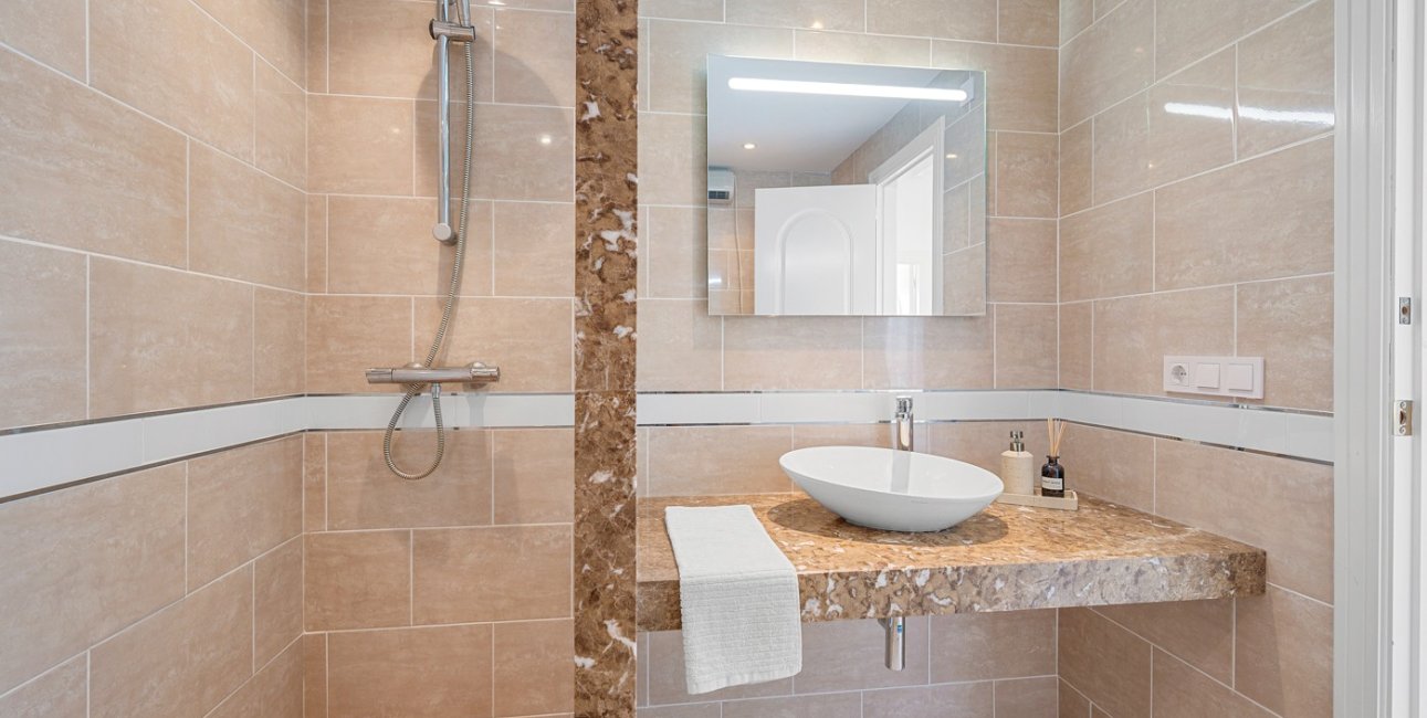 Resale - Townhouse -
Ciudad Quesada - La Marquesa