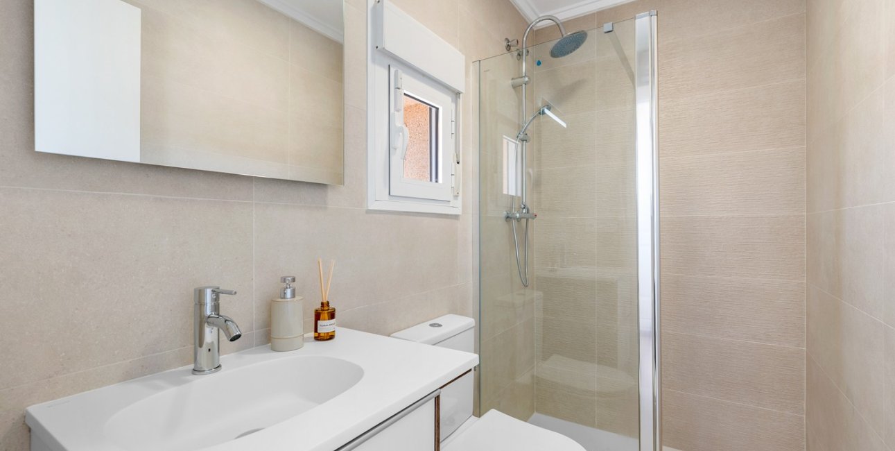 Resale - Townhouse -
Ciudad Quesada - La Marquesa