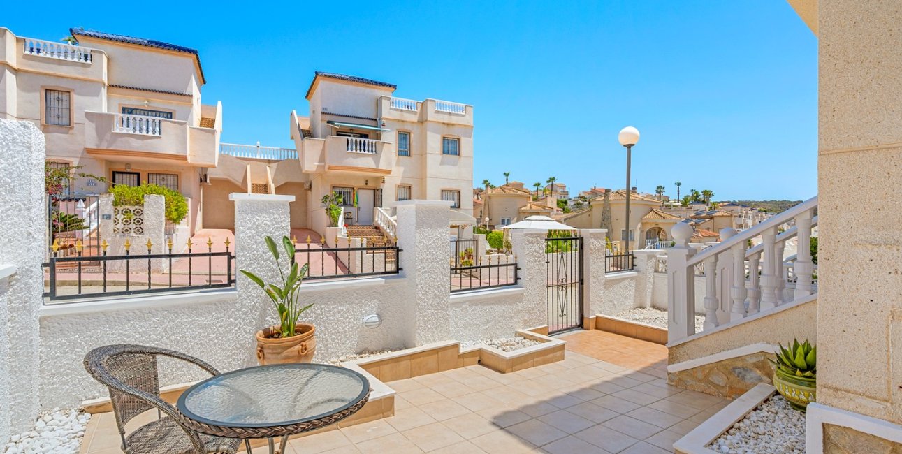 Resale - Townhouse -
Ciudad Quesada - La Marquesa